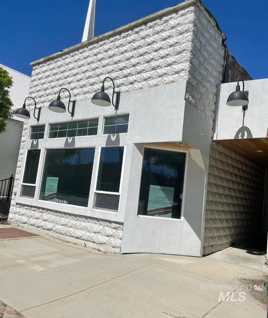208 N Main St. Property Photo