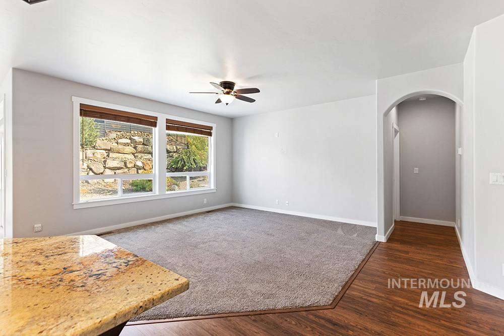 5632 W Kincreag St Property Photo 7