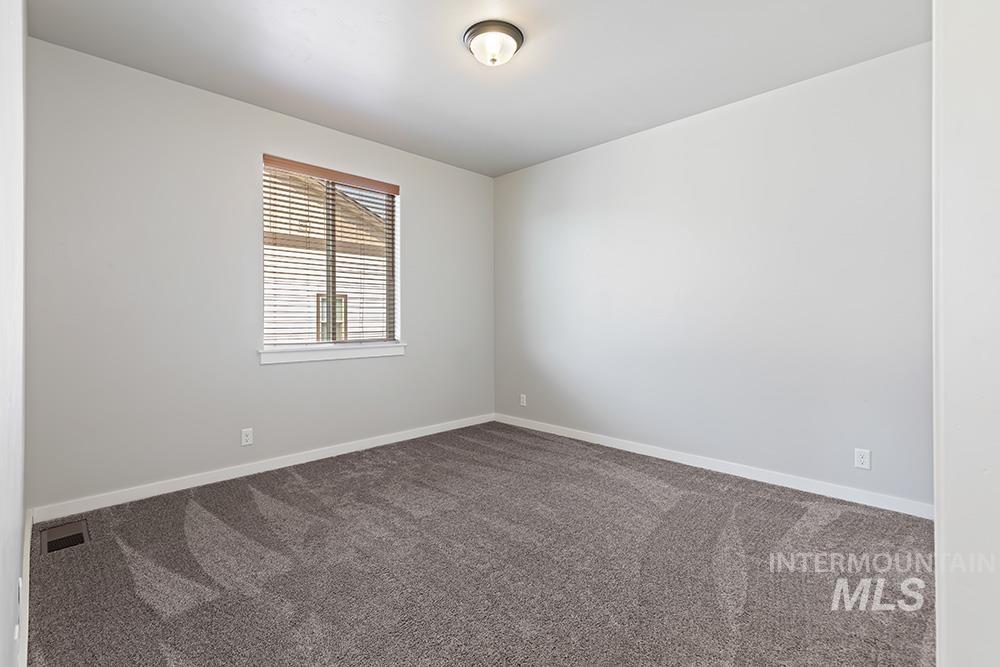 5632 W Kincreag St Property Photo 11