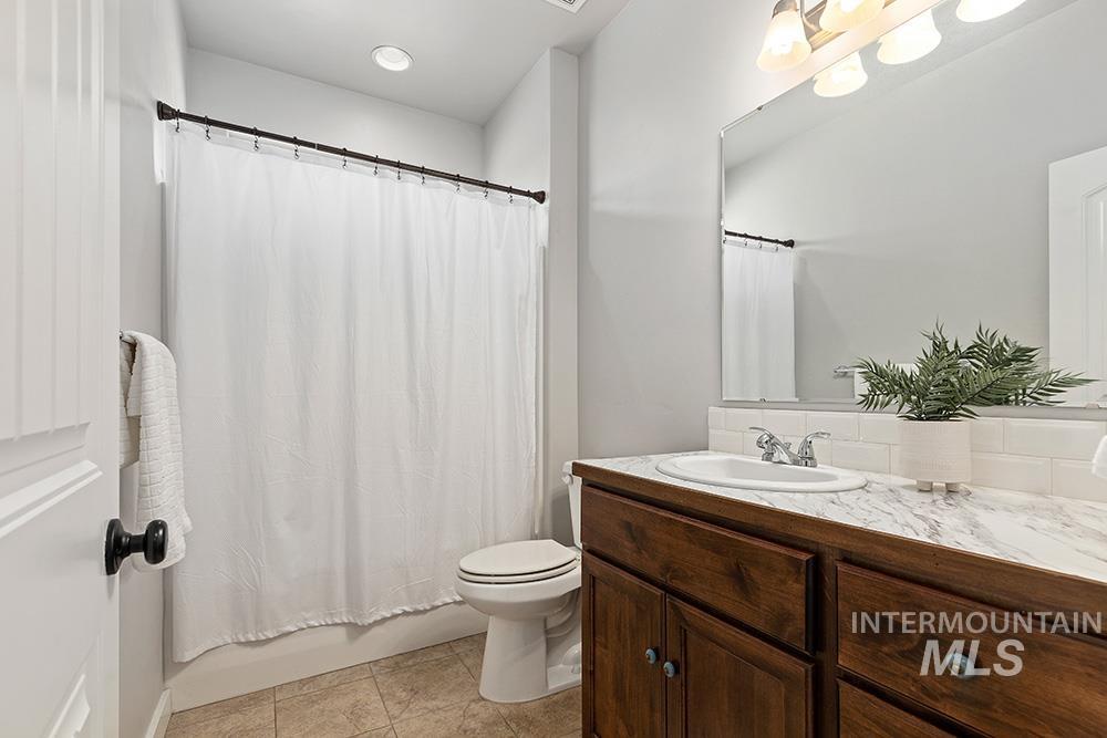 5632 W Kincreag St Property Photo 12