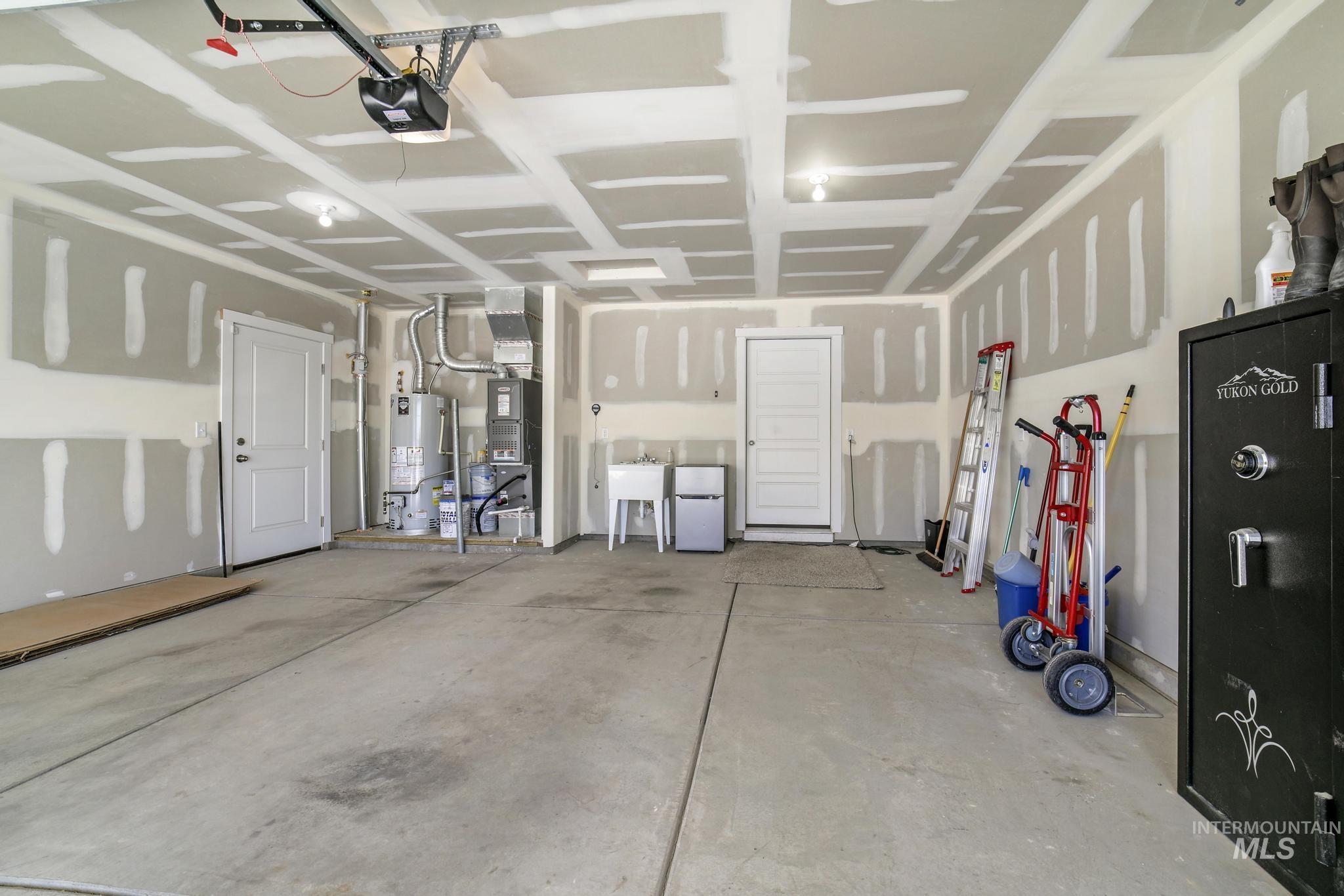 110 Little Cedar Property Photo 24