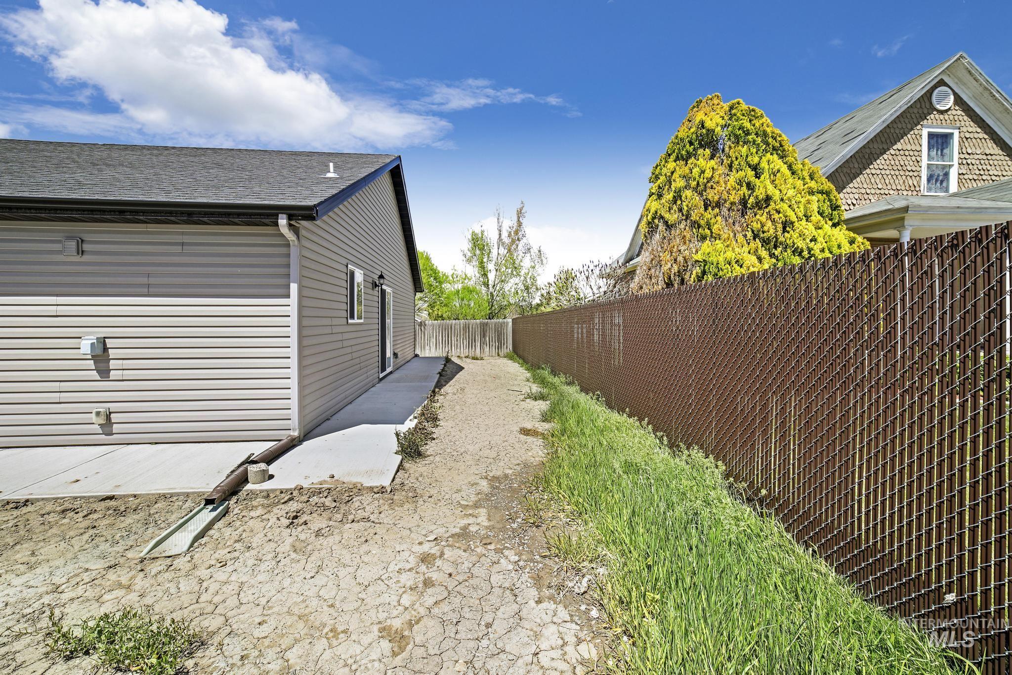 110 Little Cedar Property Photo 26