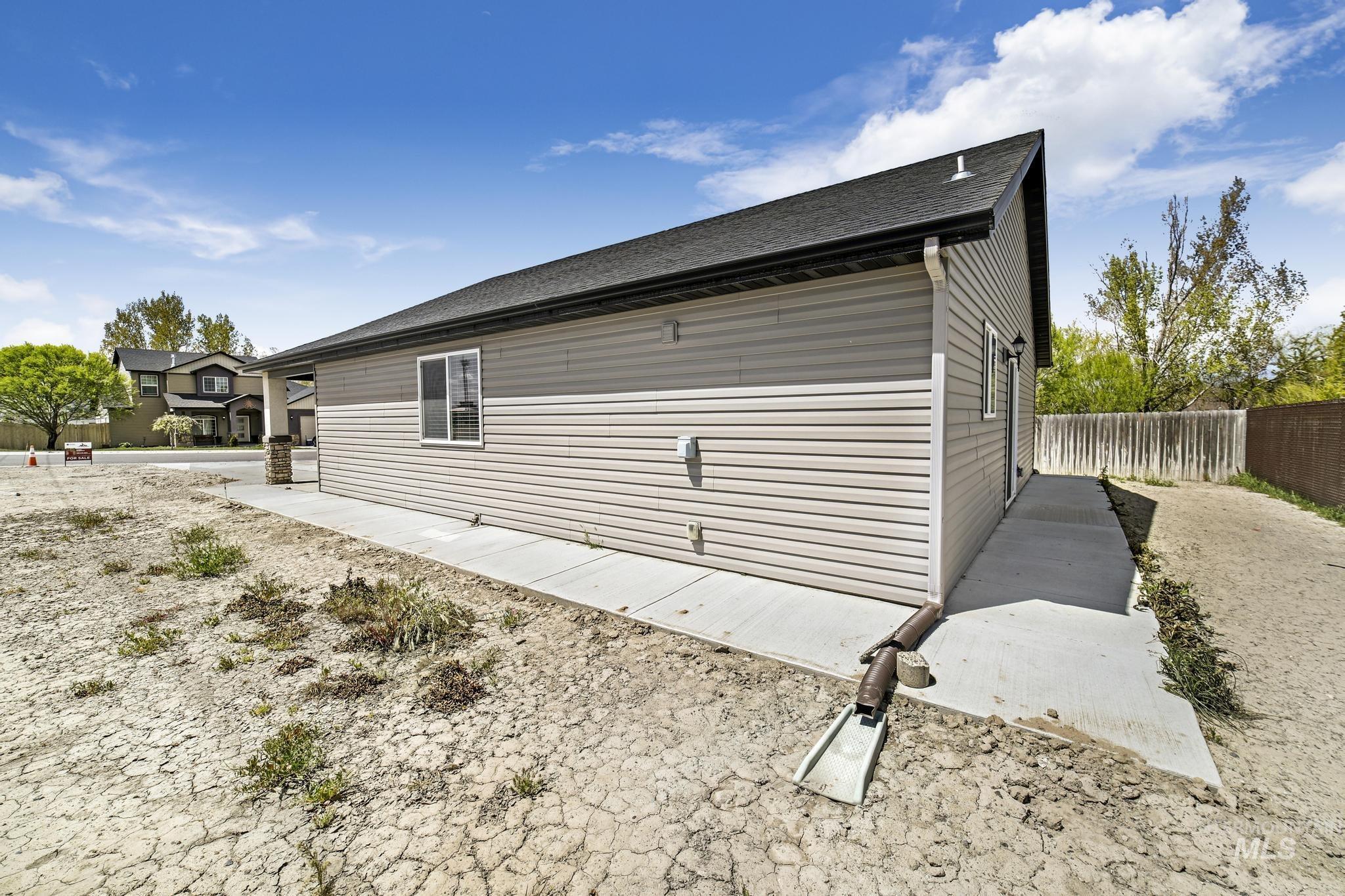 110 Little Cedar Property Photo 27