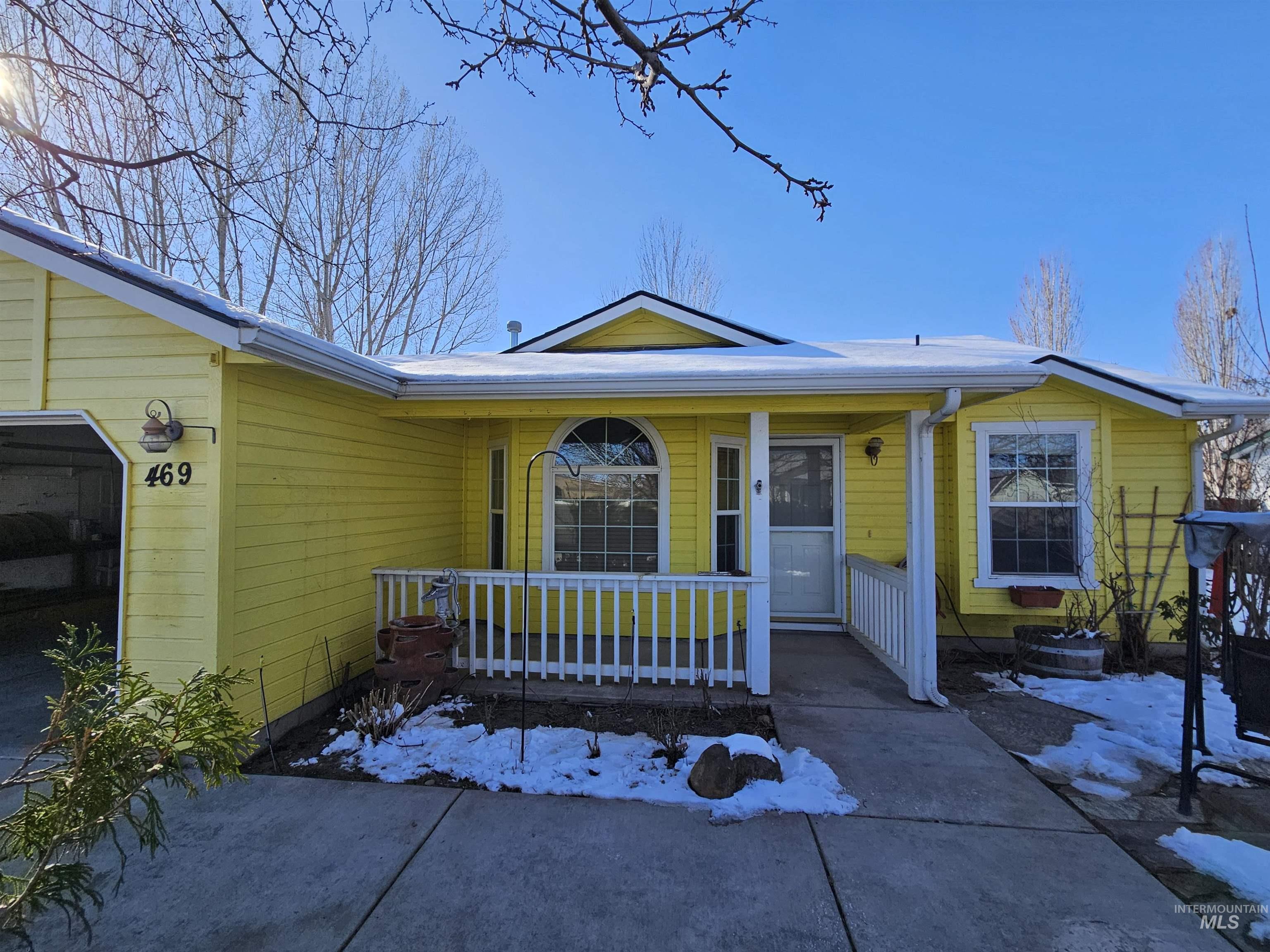469 Peak Ave Property Photo