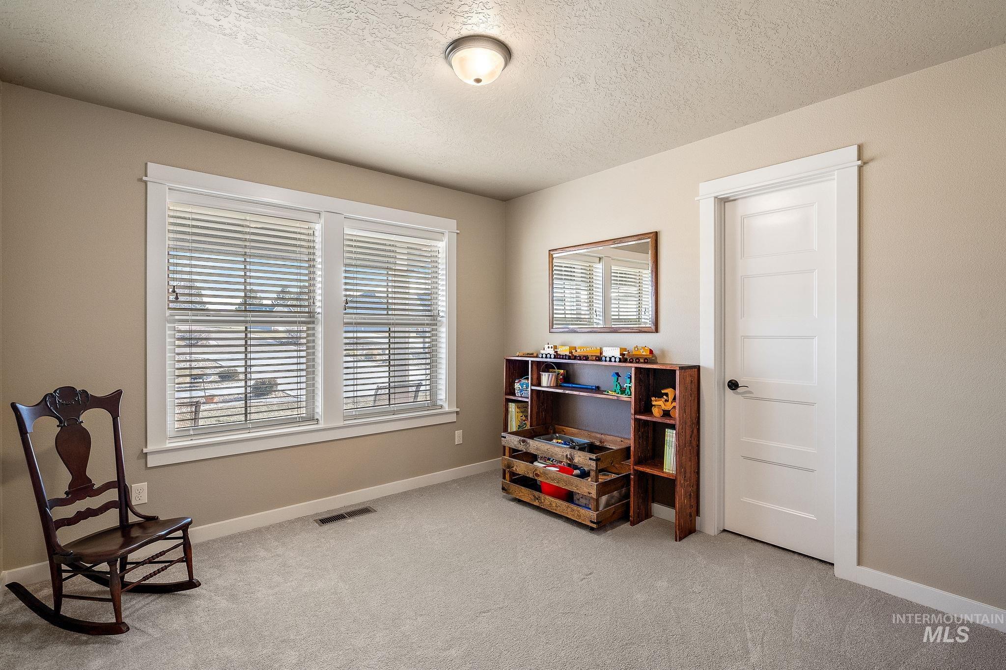 22389 Aura Vista Way Property Photo 12