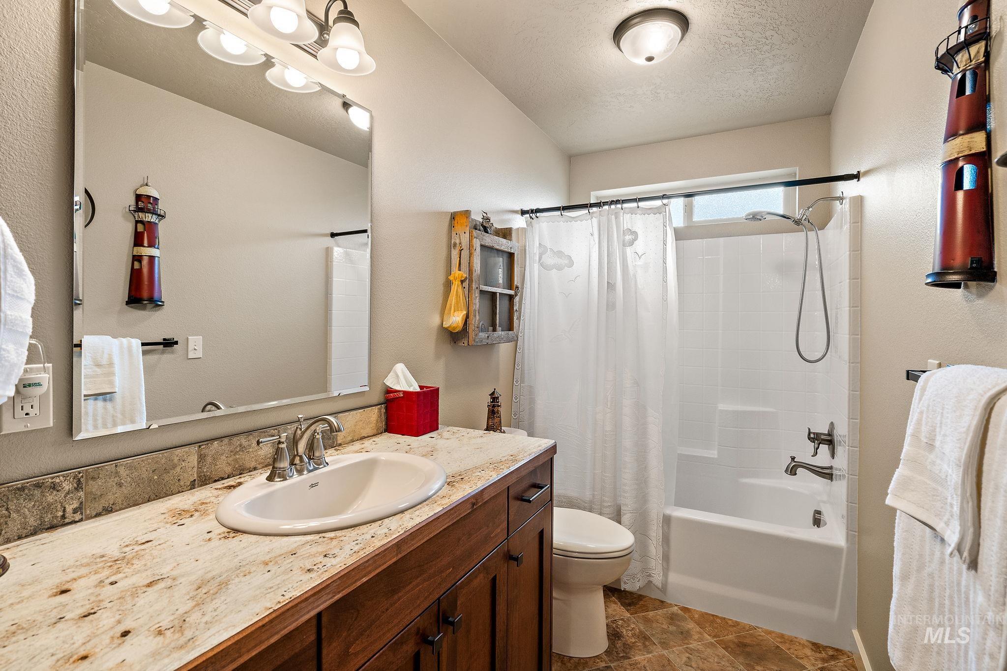 22389 Aura Vista Way Property Photo 13