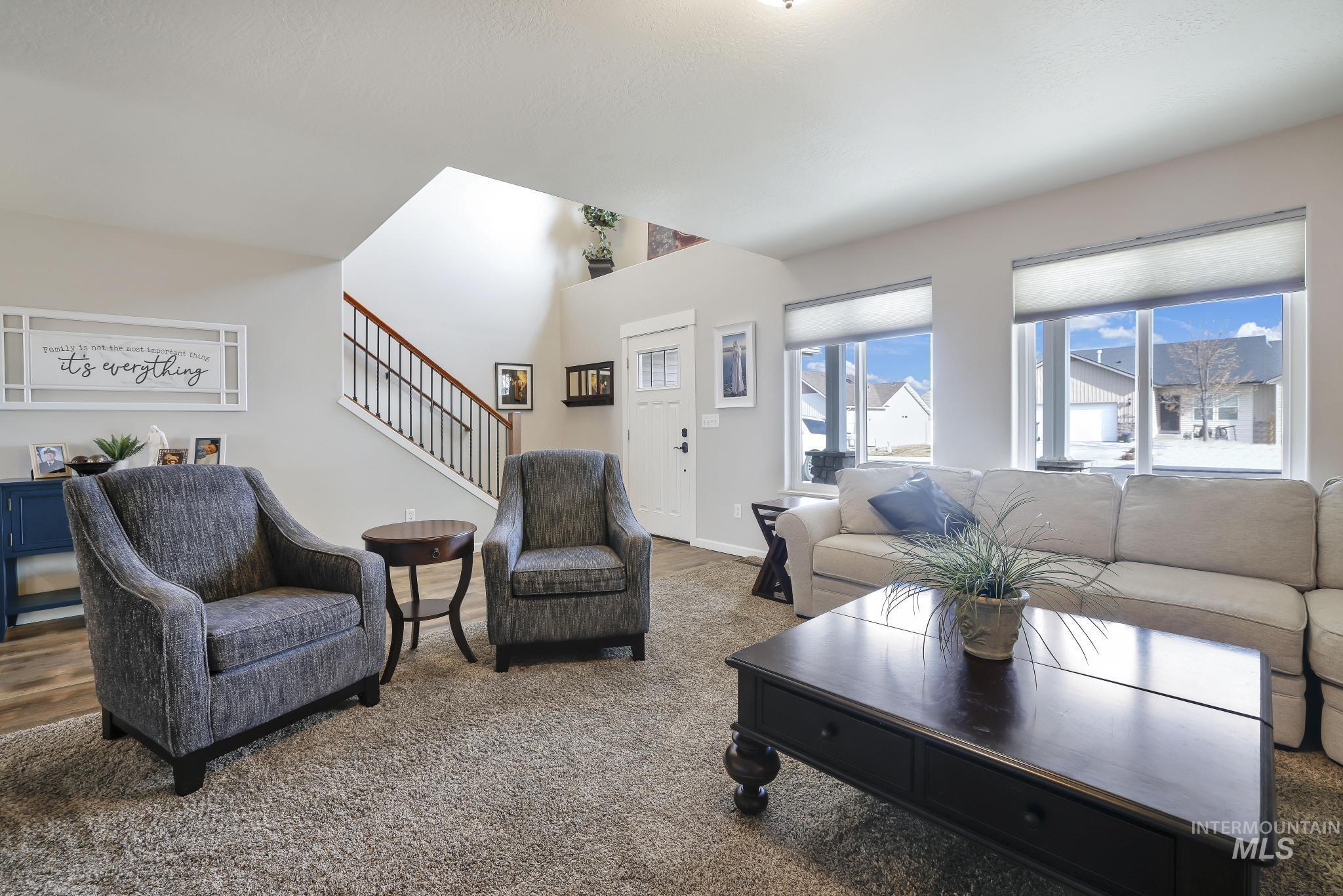 230 Cayuse Creek Drive Property Photo 8