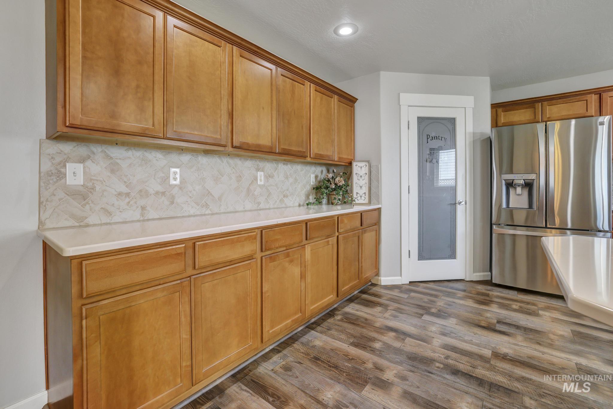 230 Cayuse Creek Drive Property Photo 12