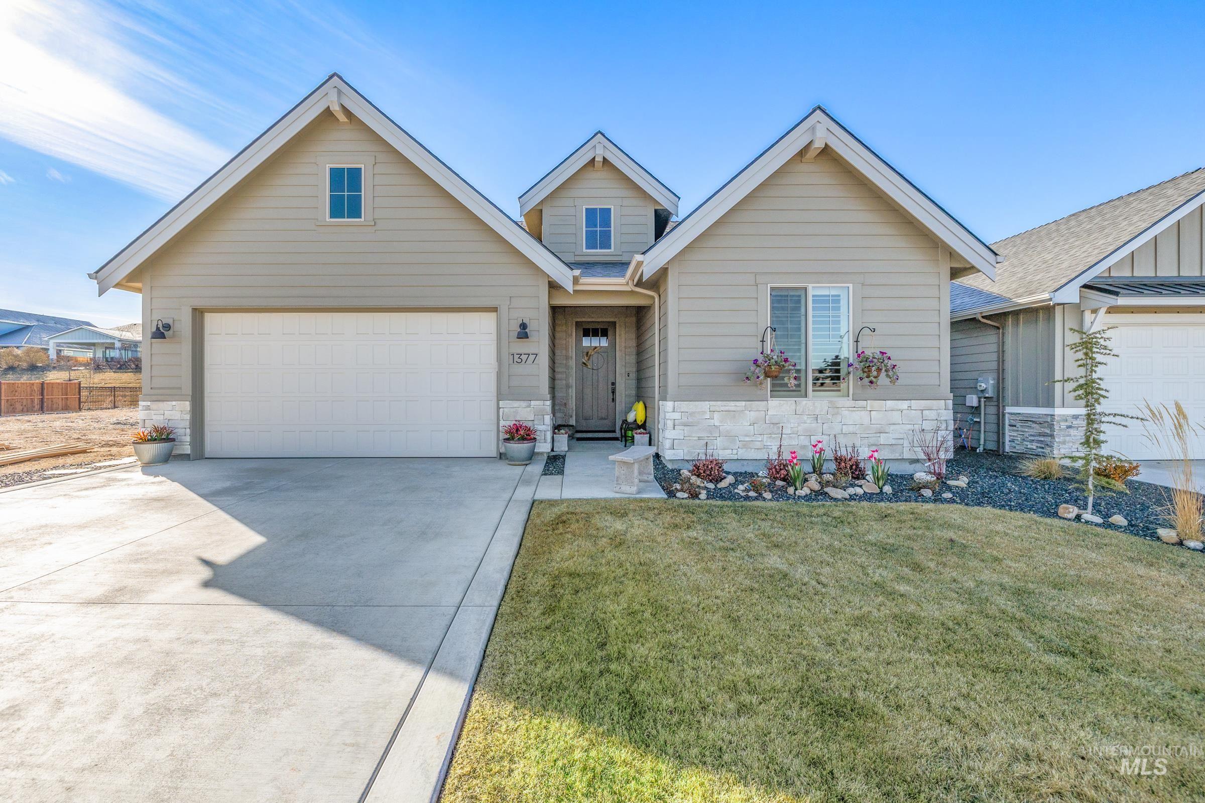 1377 W Eiger Dr Property Photo 1