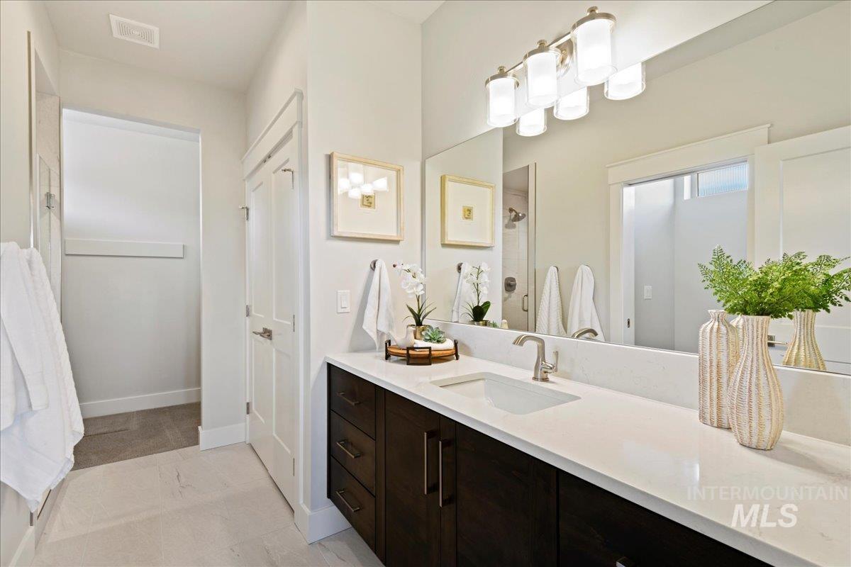 2523 E Berghan Ln Property Photo 27