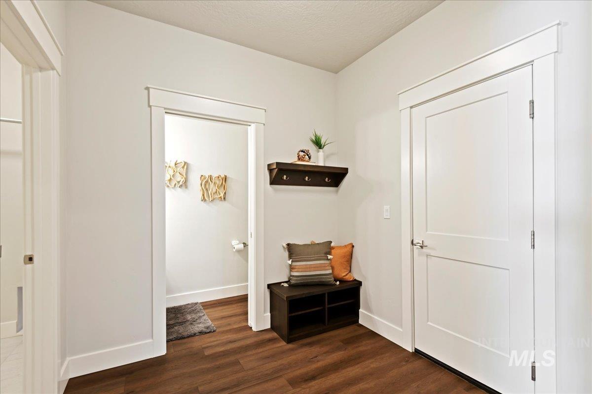 2523 E Berghan Ln Property Photo 29