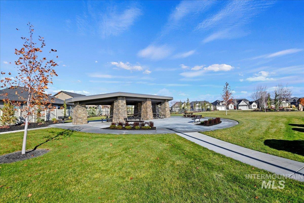 2523 E Berghan Ln Property Photo 37
