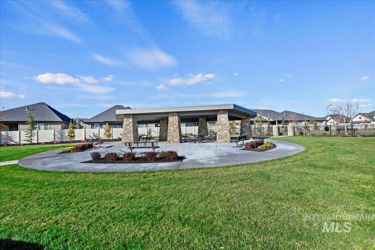 2523 E Berghan Ln Property Photo 38