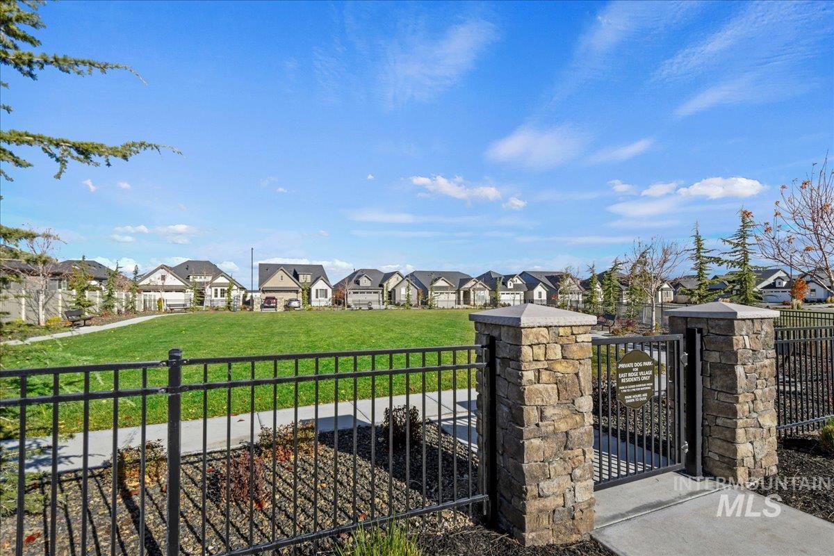2523 E Berghan Ln Property Photo 39