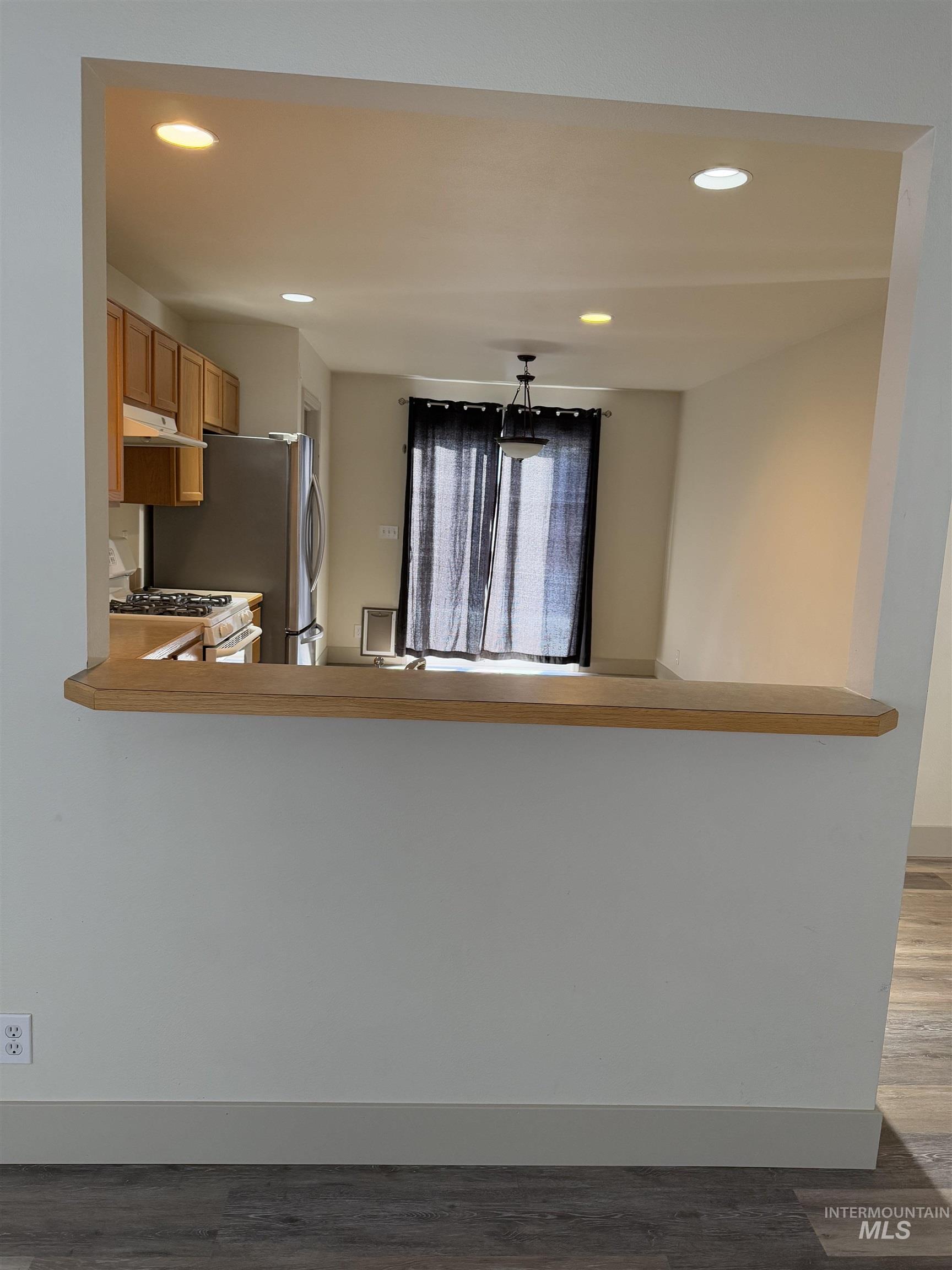 923 W Fifth Property Photo 5