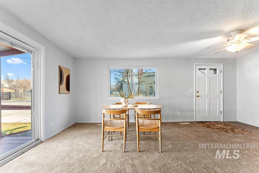 3611 W Sunset Ave Property Photo 3