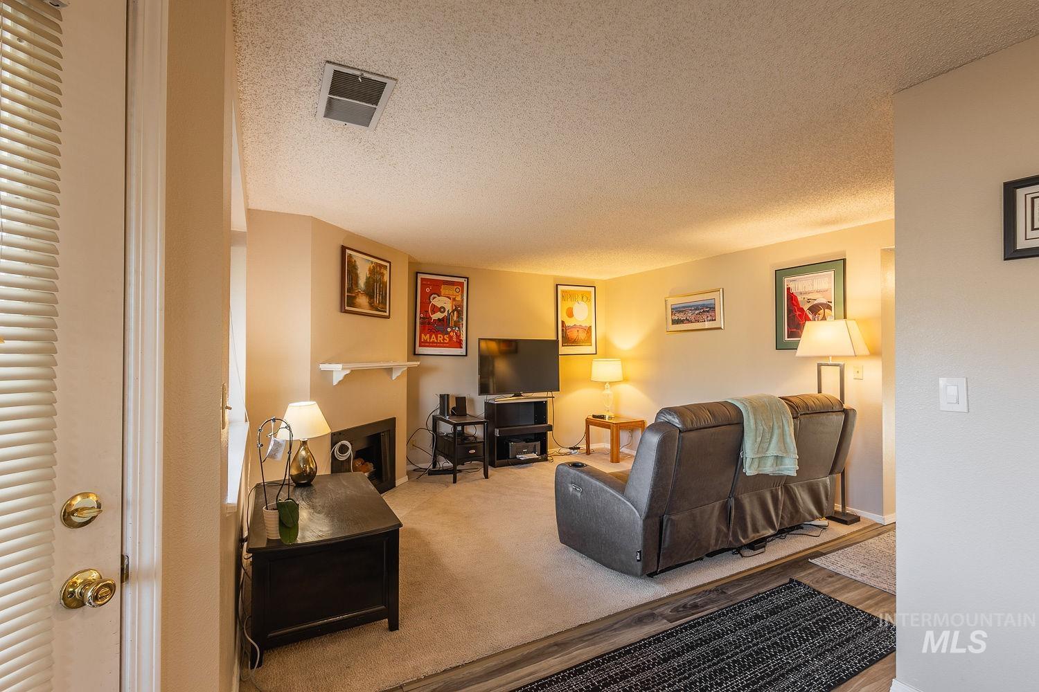 3719 Gekeler #46 Property Photo 10