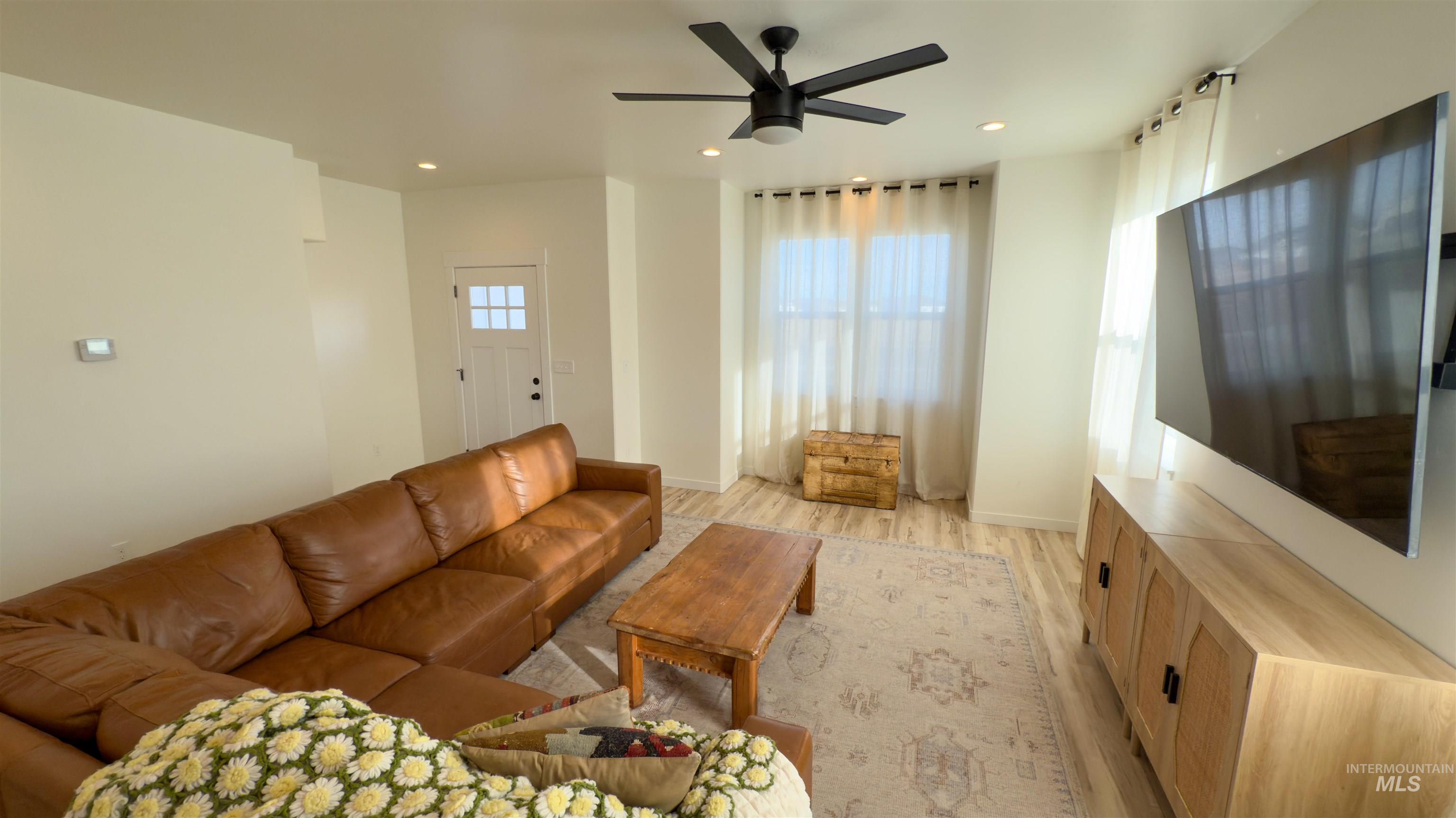 629 Manning Circle Property Photo 15