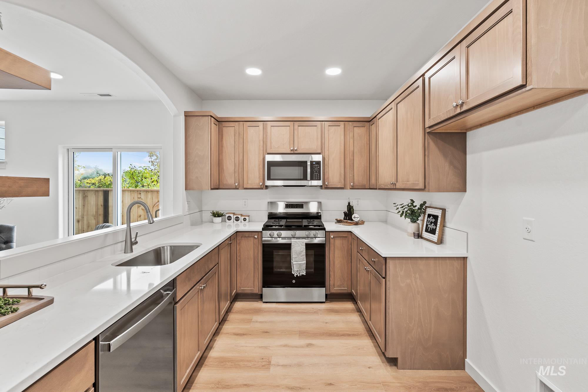 1542 Kenyon Meadow St. Property Photo 4