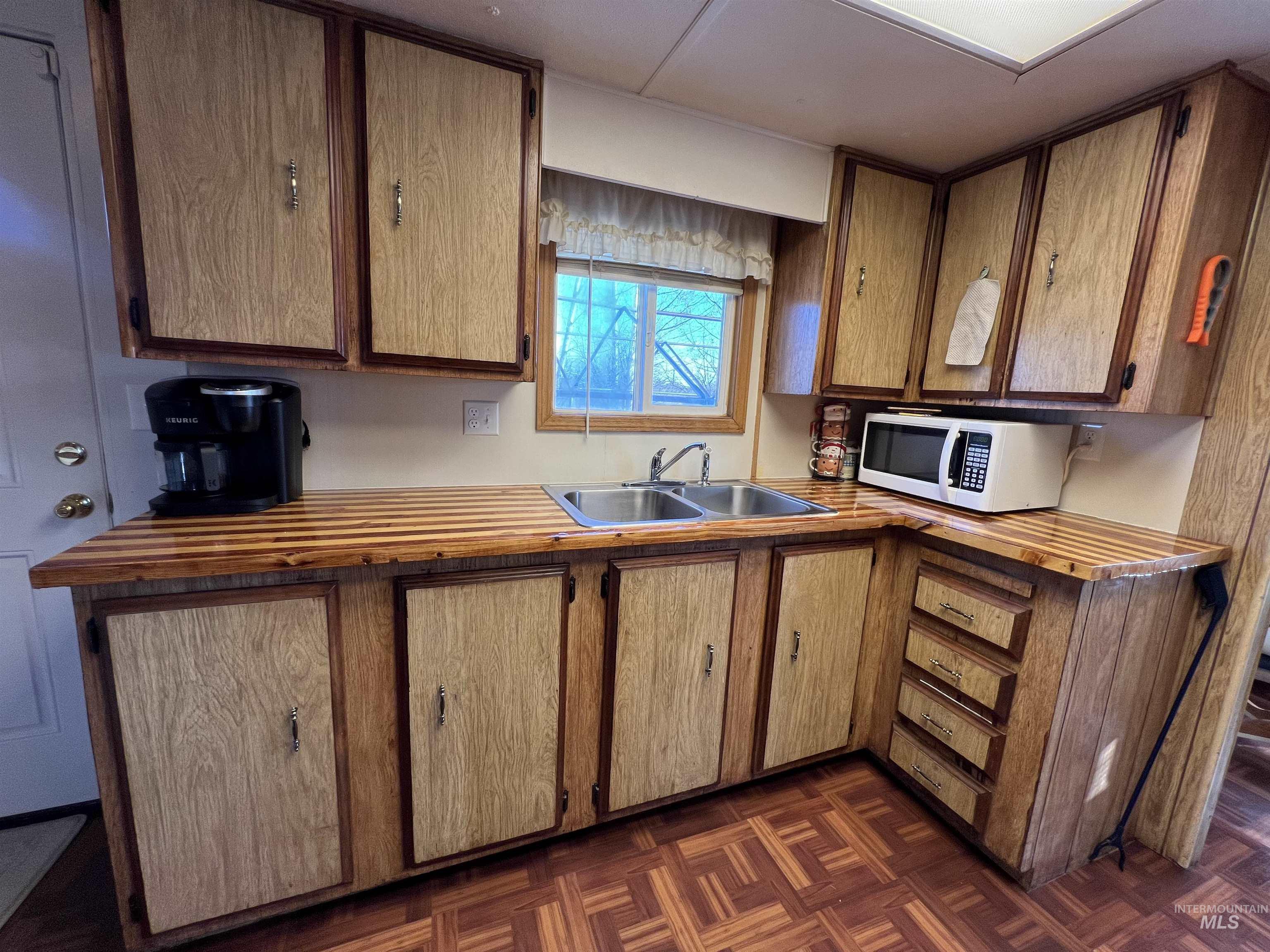 654 E 400 N Property Photo 10