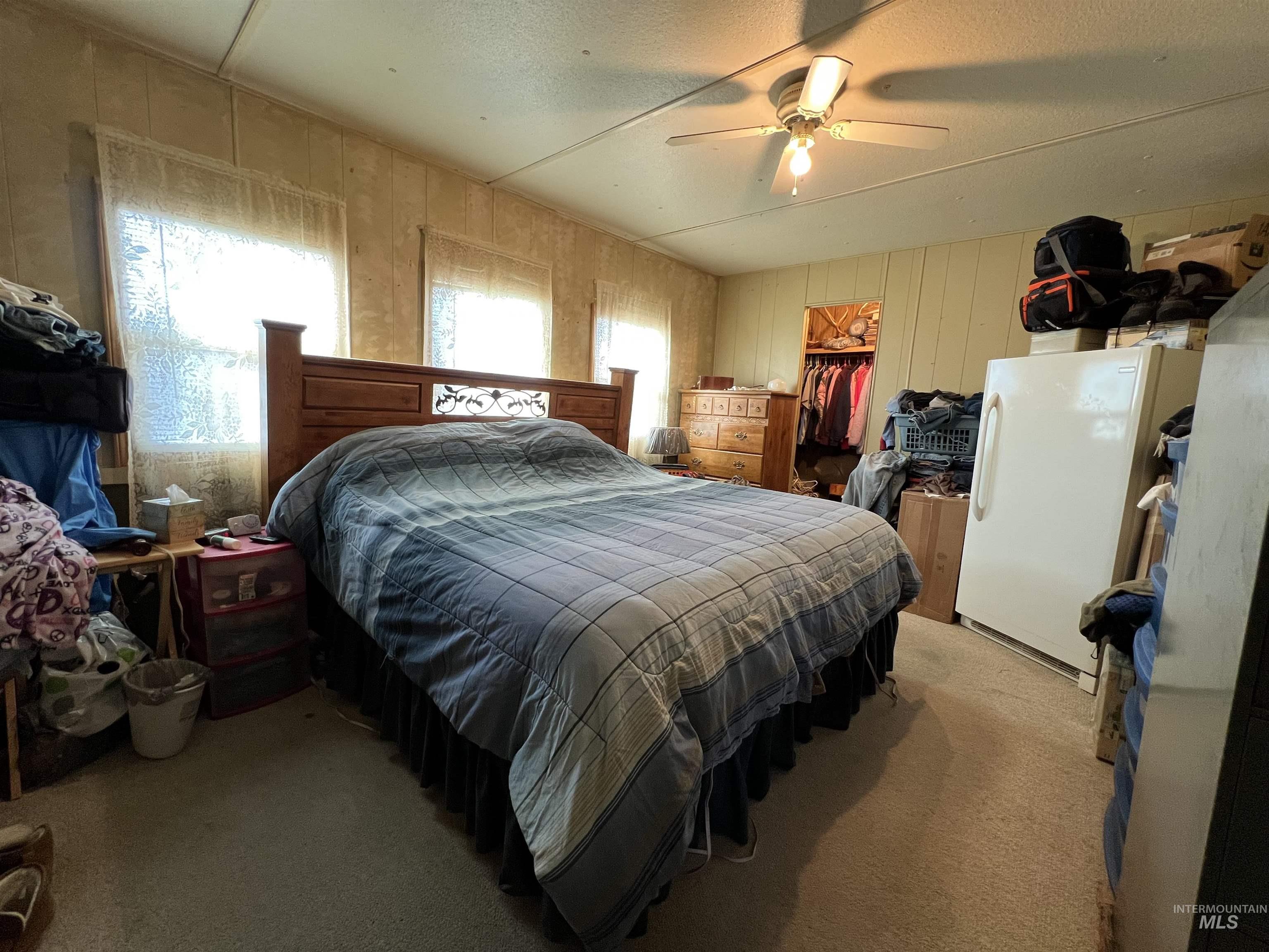 654 E 400 N Property Photo 16