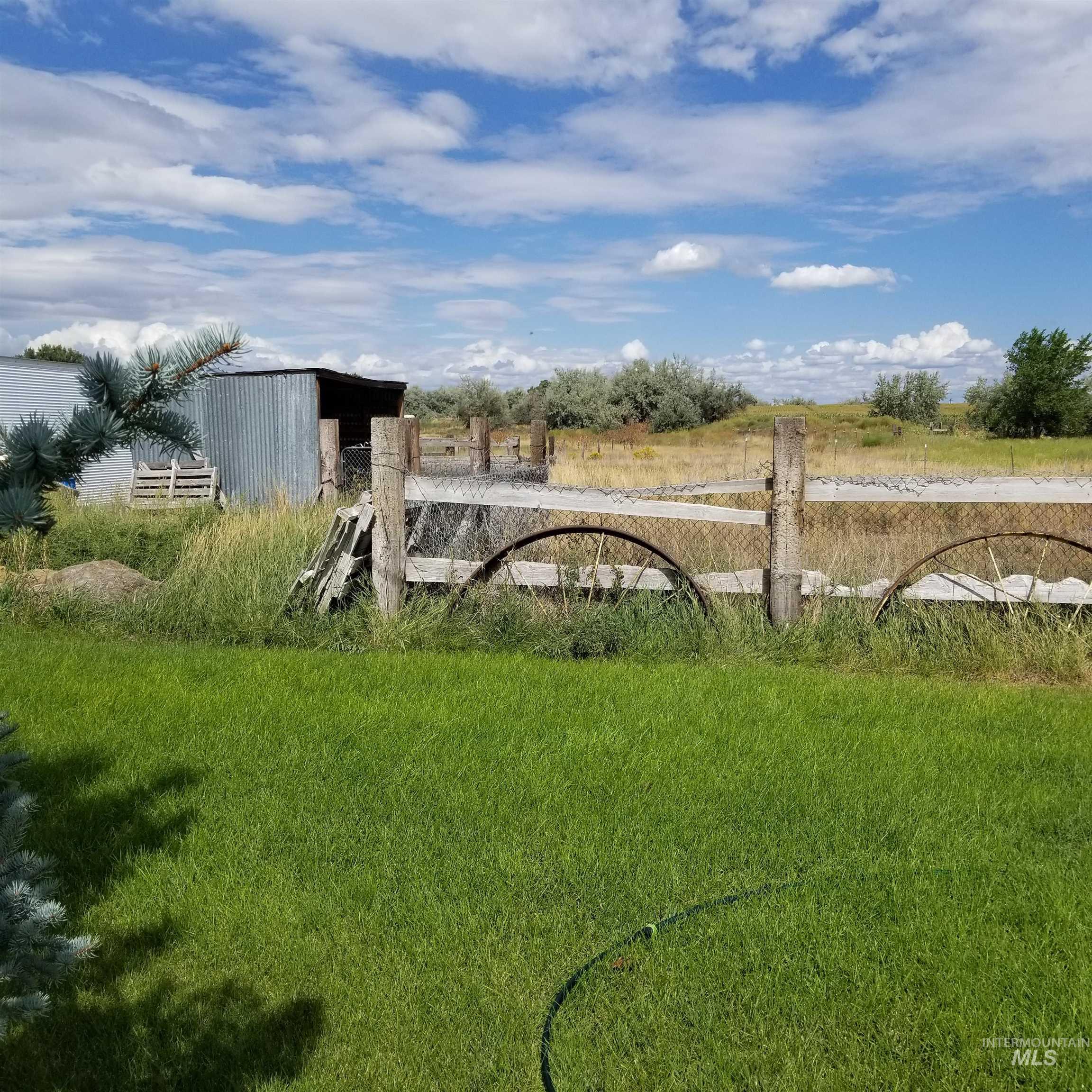 654 E 400 N Property Photo 28