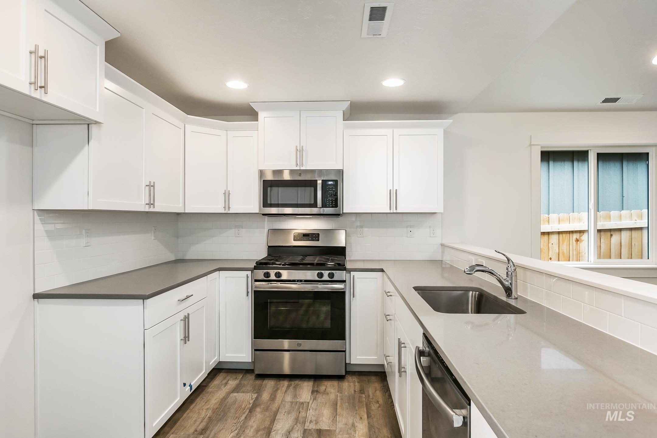 1549 Kenyon Meadow St. Property Photo 8