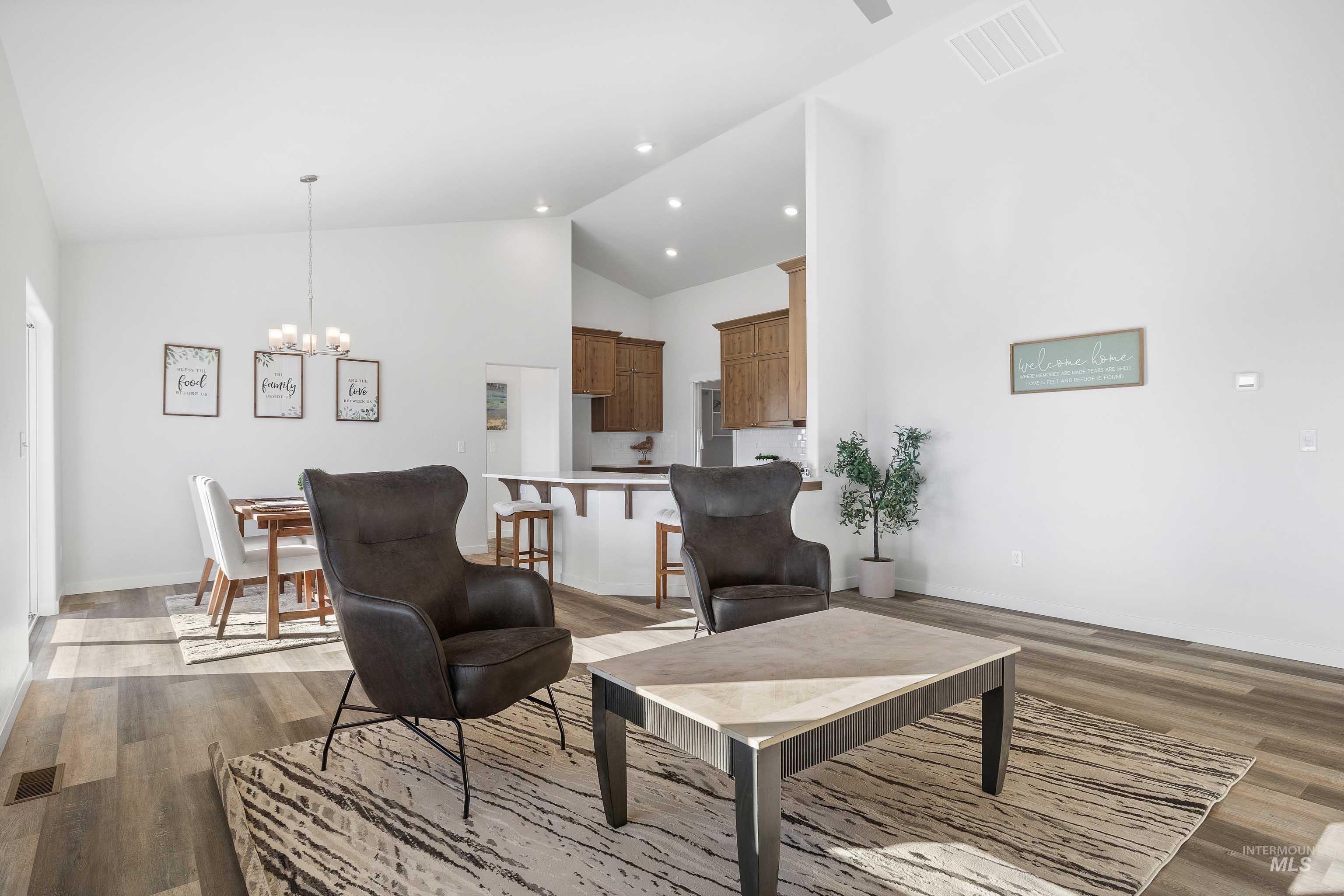 205 W 13th Ave Property Photo 8