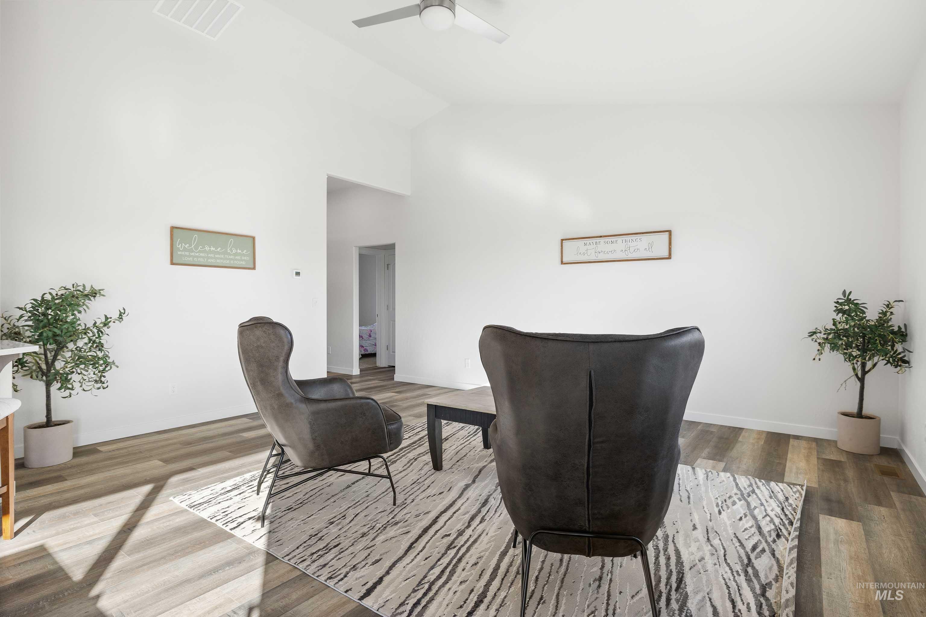 205 W 13th Ave Property Photo 9