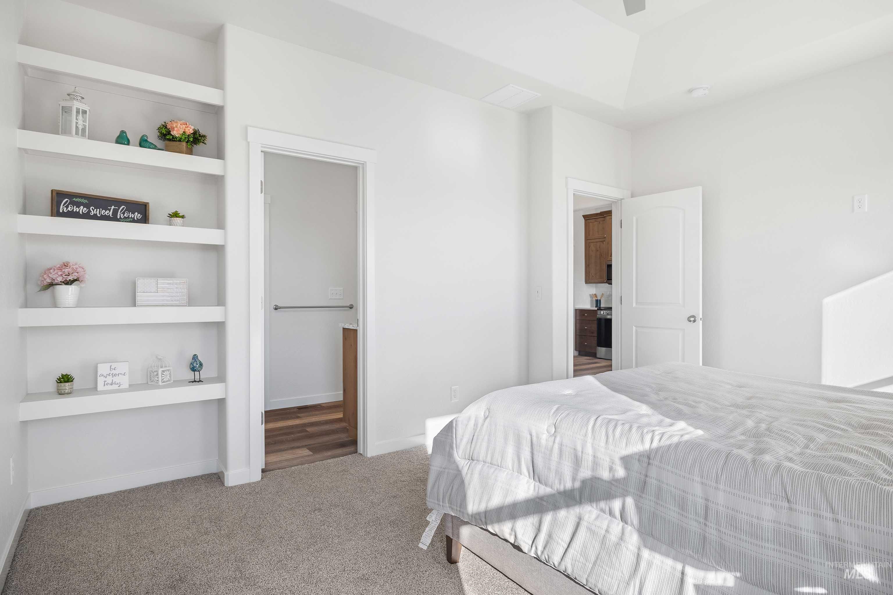 205 W 13th Ave Property Photo 18