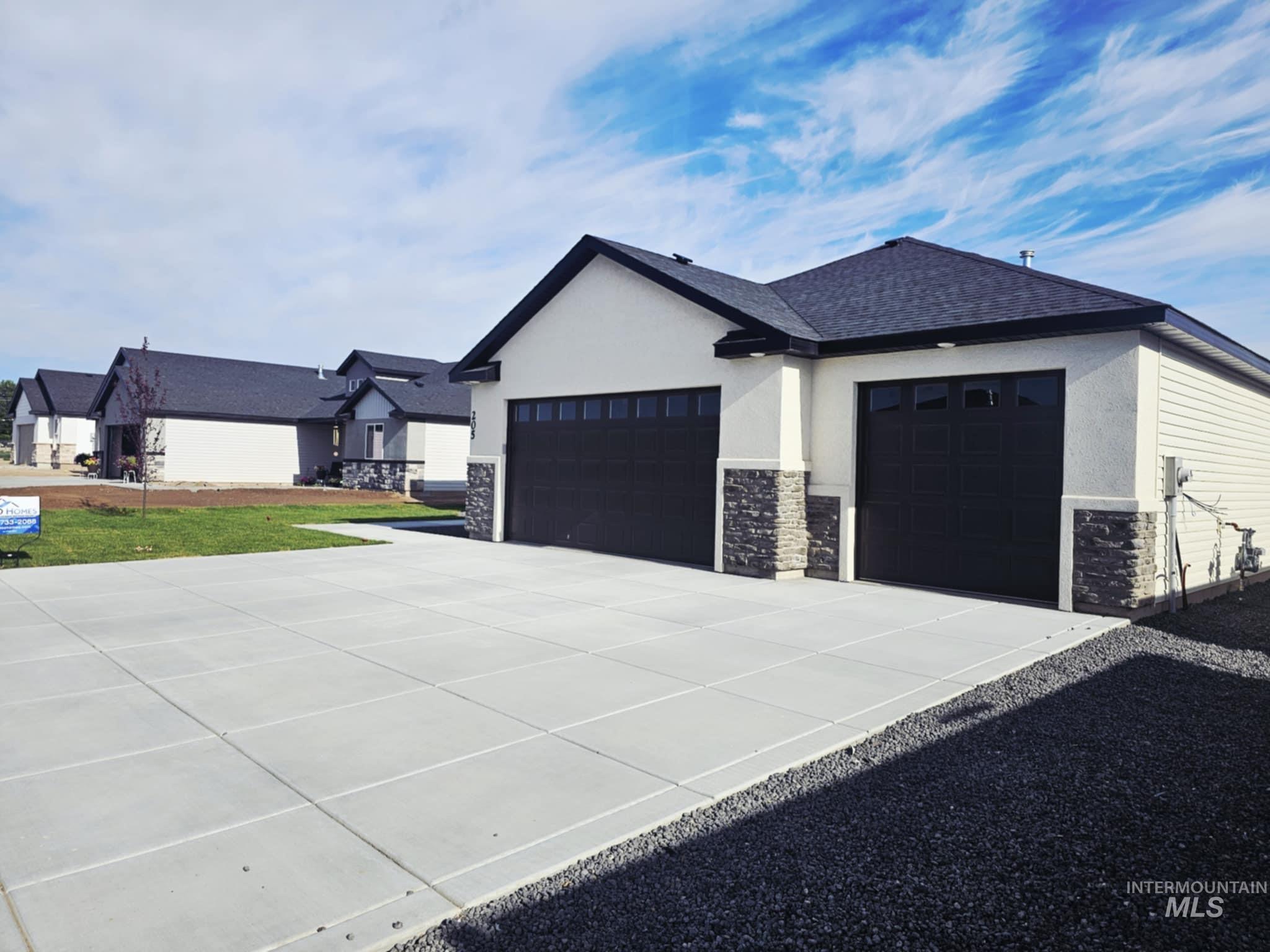 205 W 13th Ave Property Photo 37