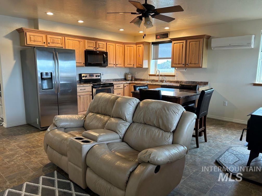 1401 East Road Property Photo 4