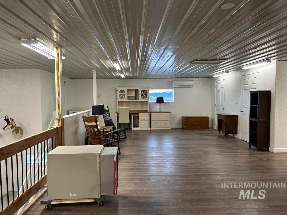 1401 East Road Property Photo 14