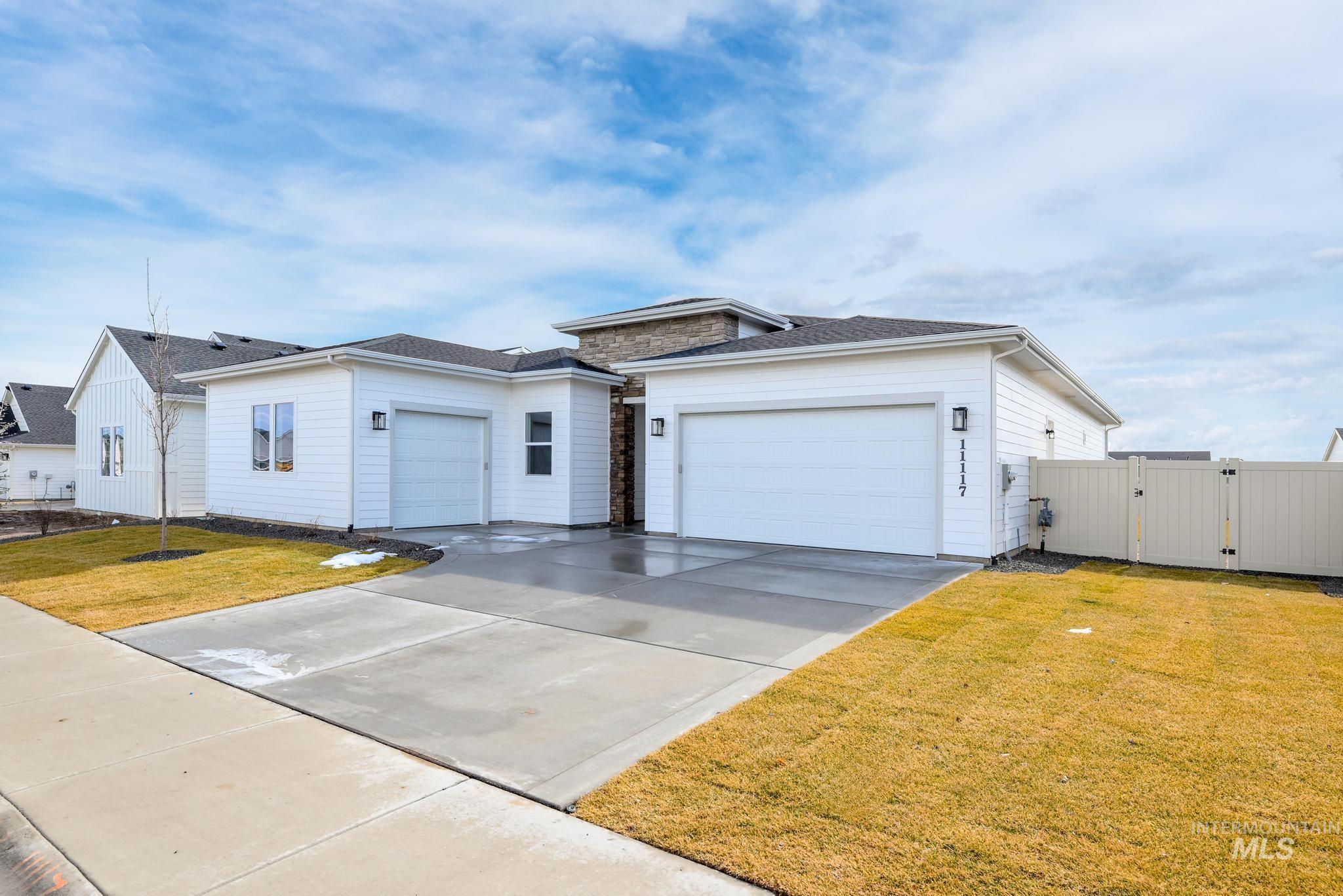 11117 W Threadgrass St Property Photo 2