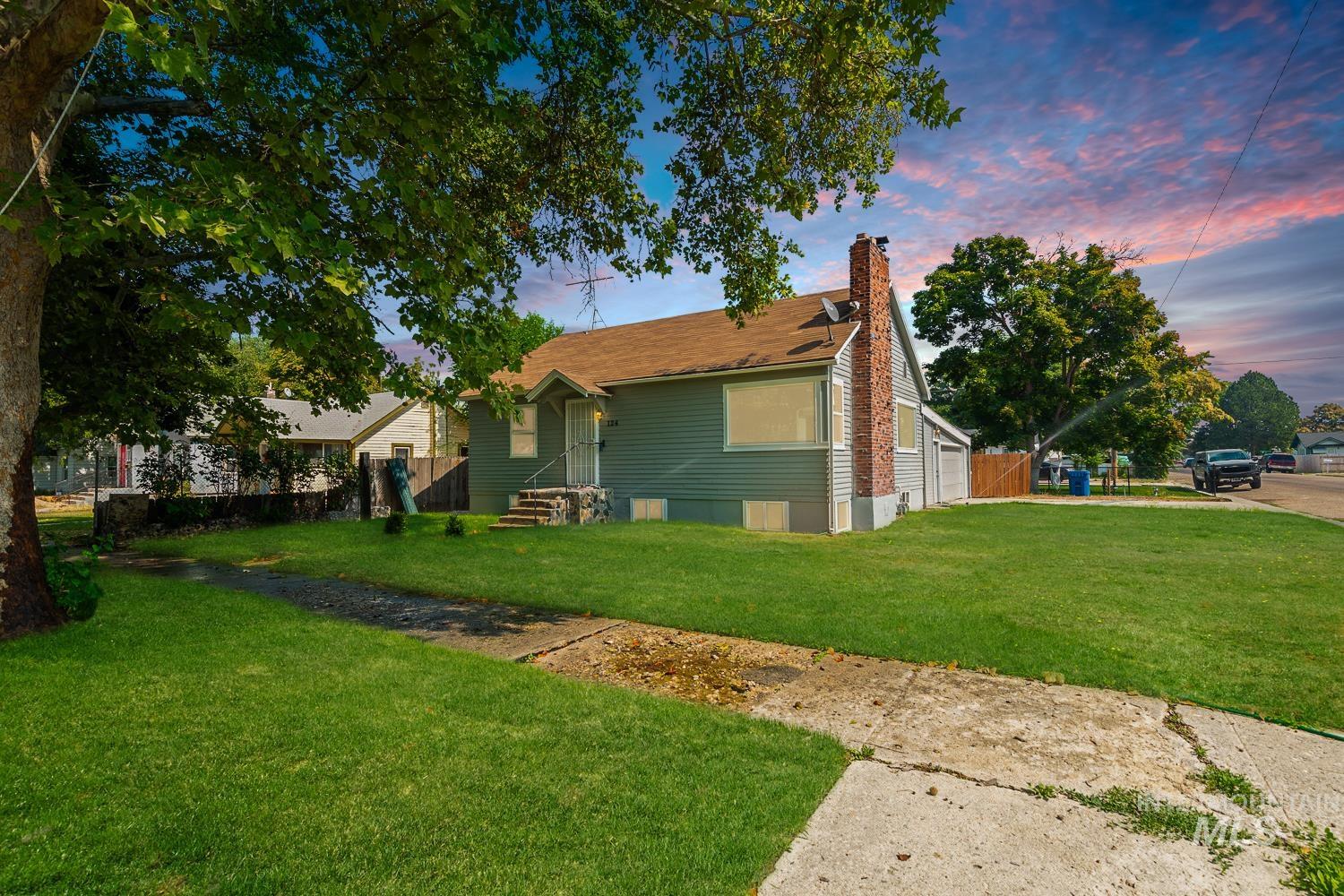 124 S Juniper St. Property Photo