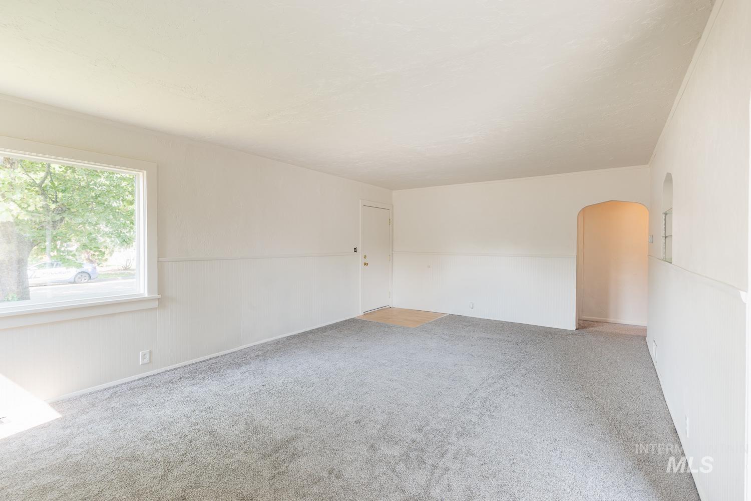 124 S Juniper St. Property Photo 4