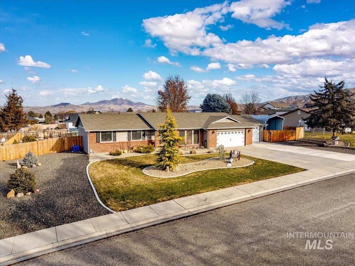 2262 Tanglewood Ln Property Photo 1