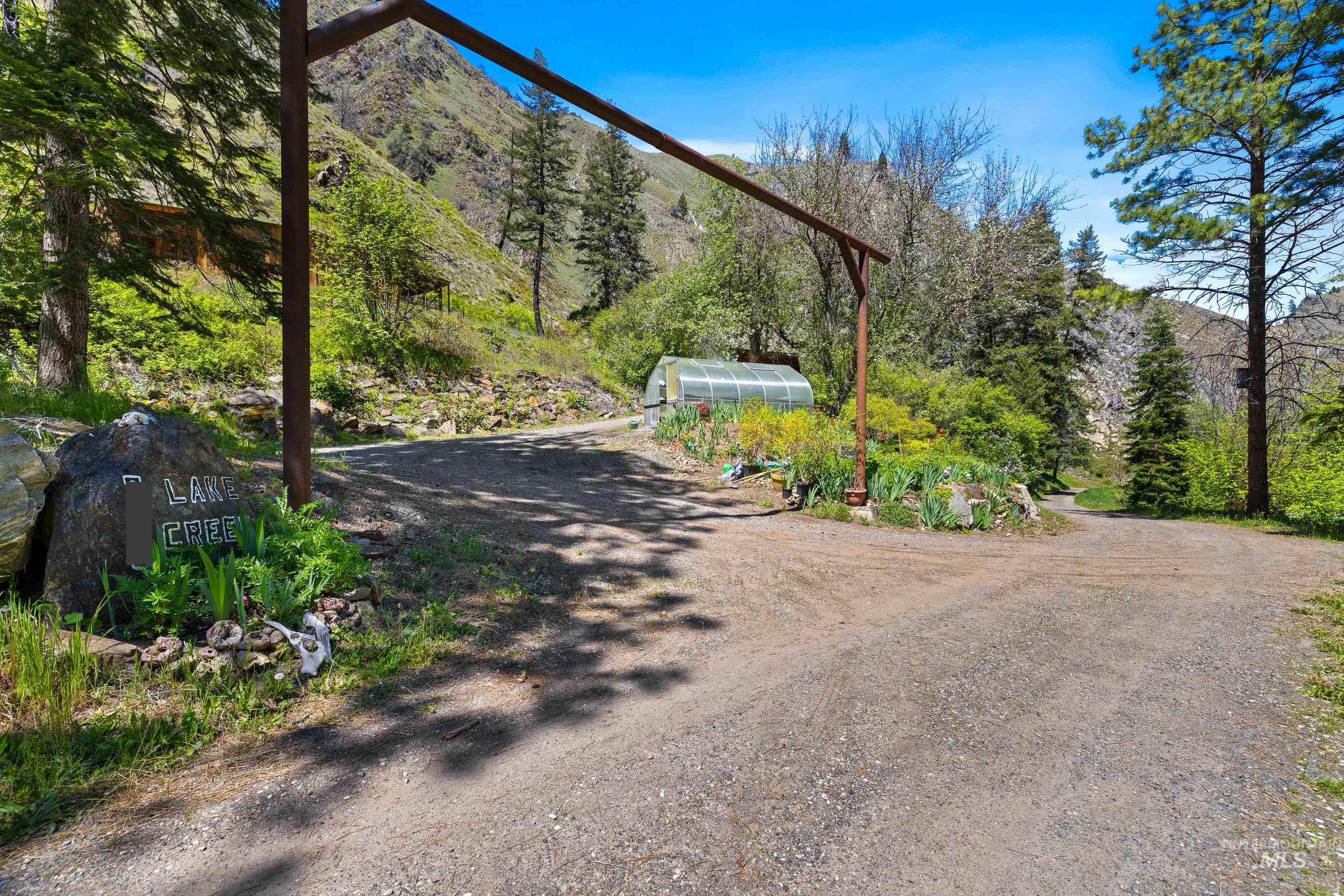 360 Lake Creek Rd Property Photo 7