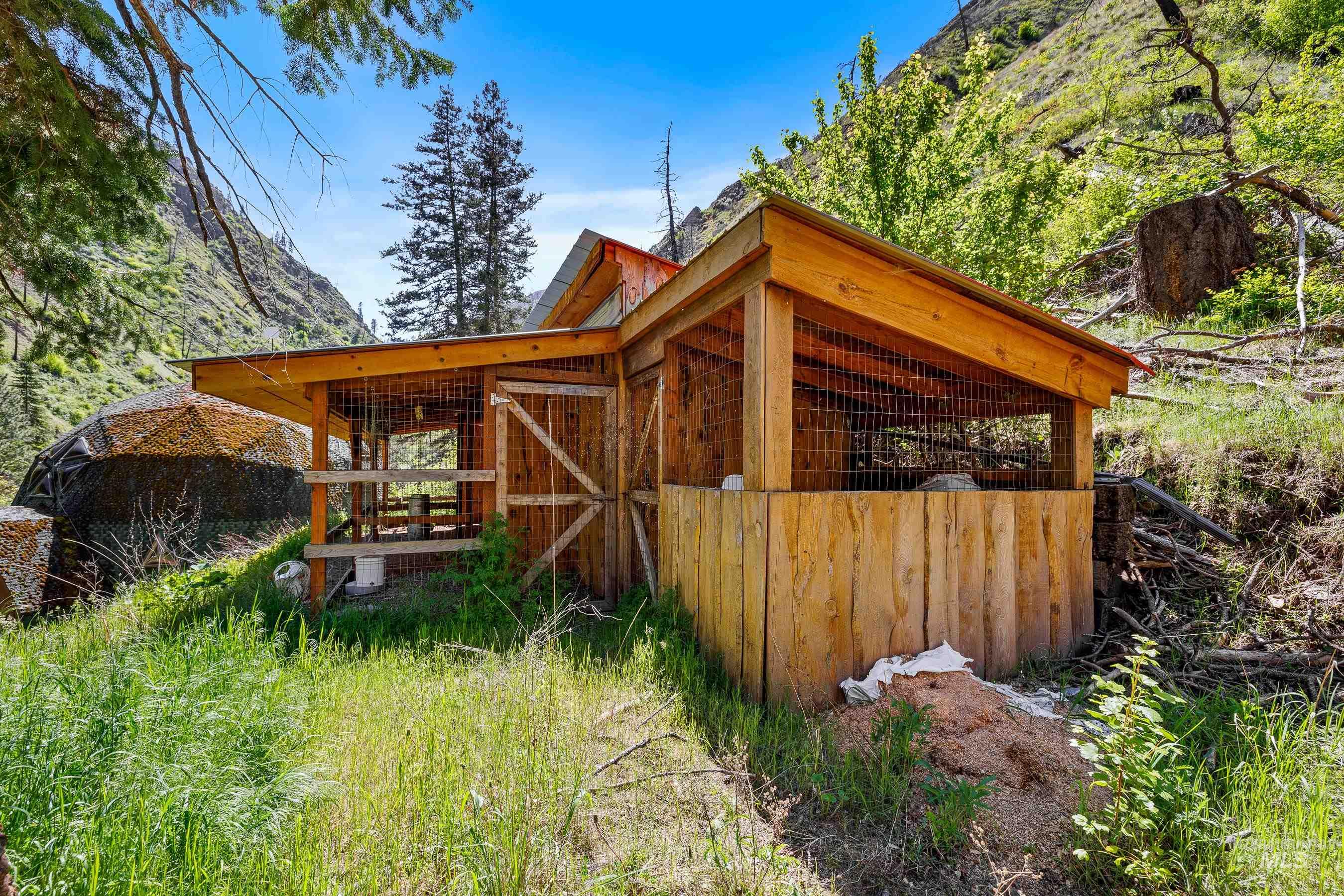 360 Lake Creek Rd Property Photo 19