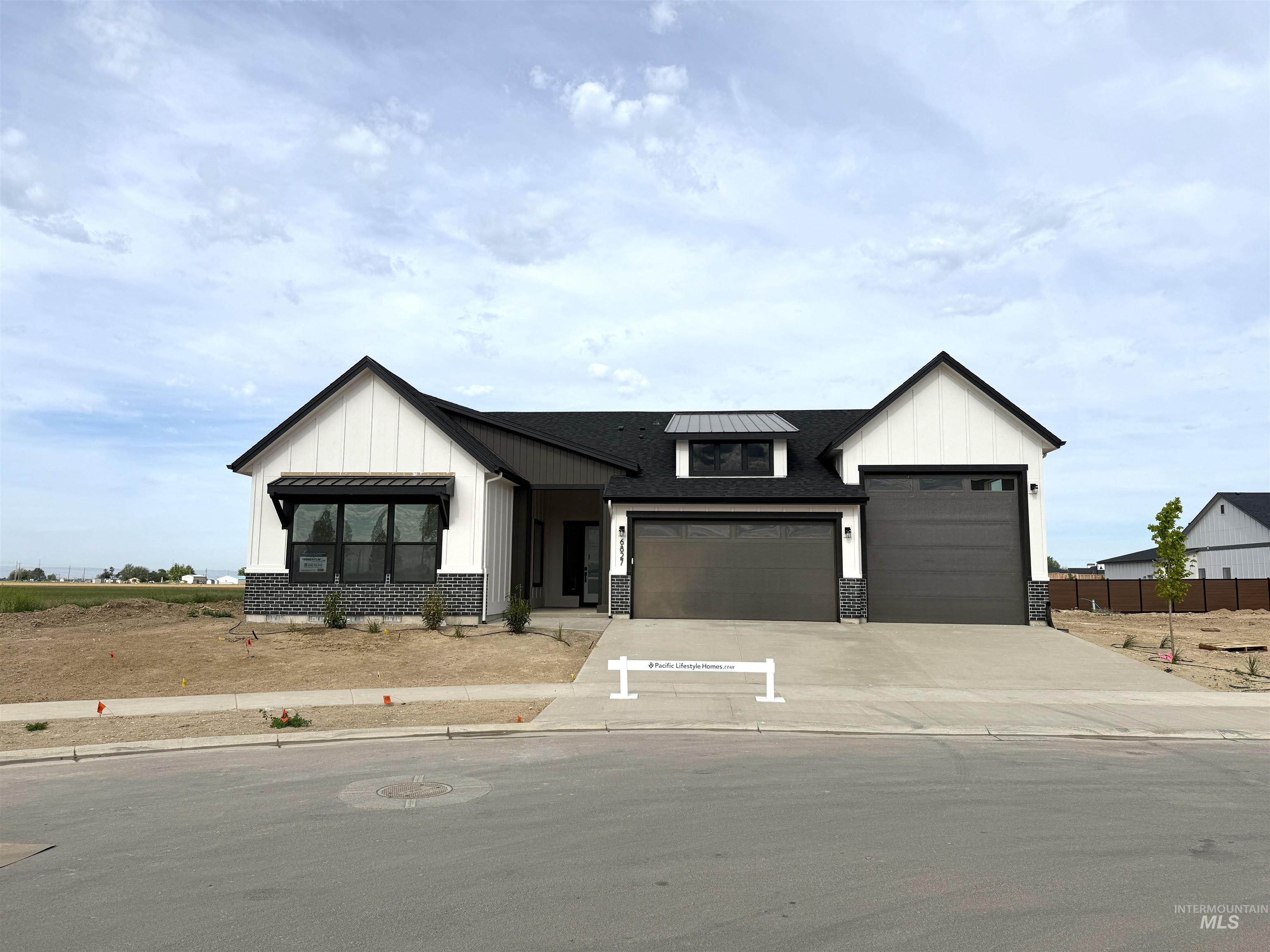 6827 N Brock River Pl Property Photo 1