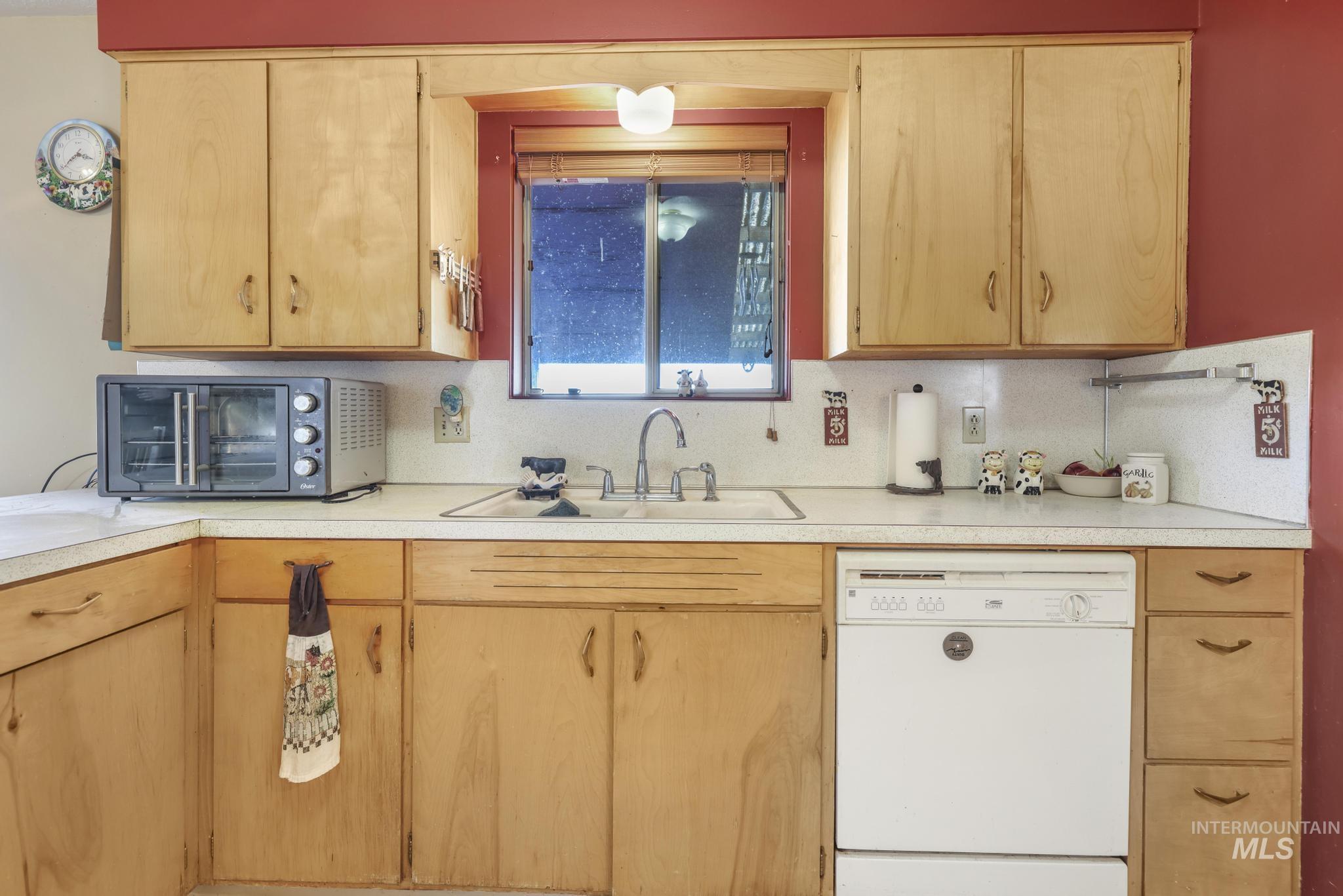 1636 State Highway 46 Property Photo 11