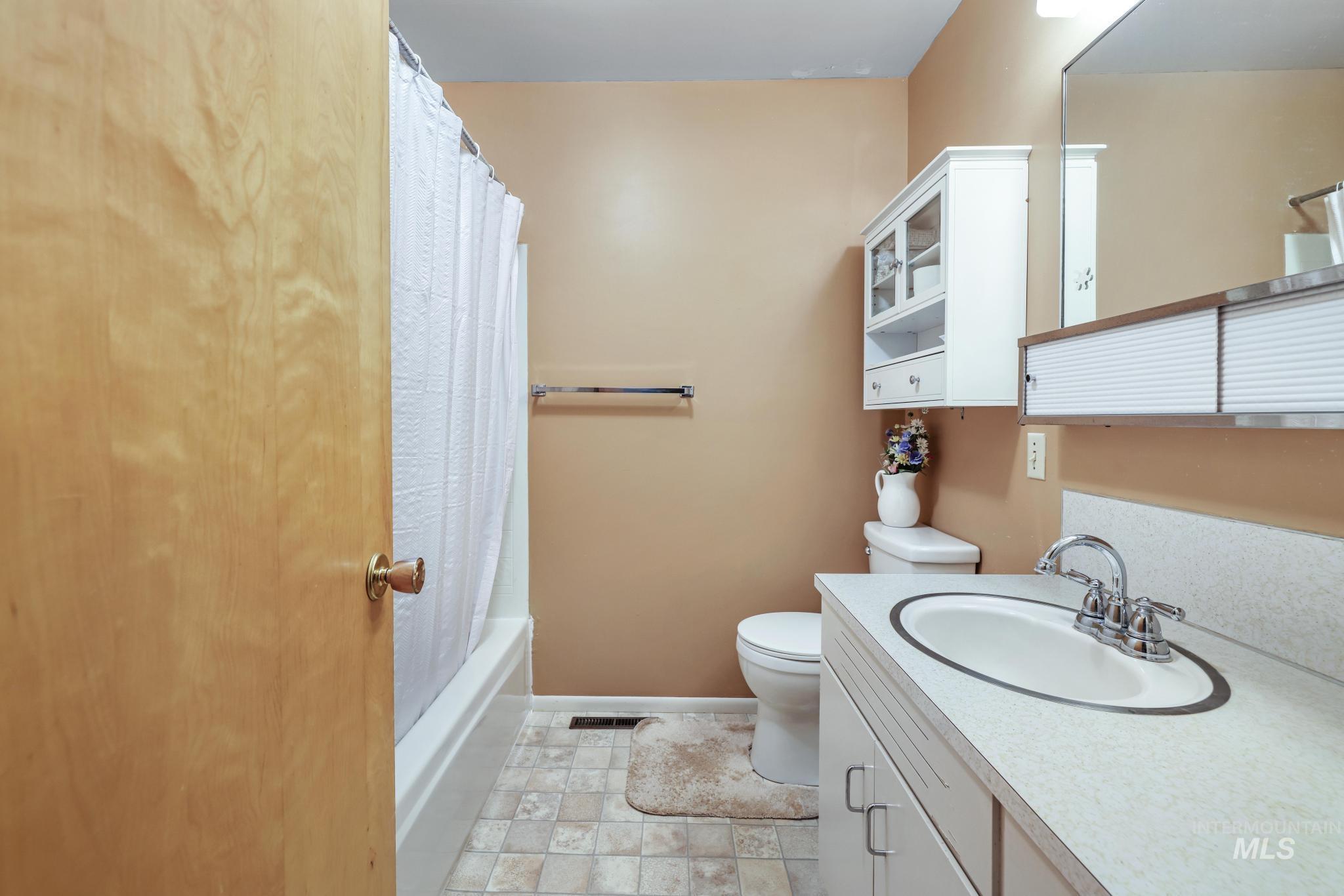 1636 State Highway 46 Property Photo 20