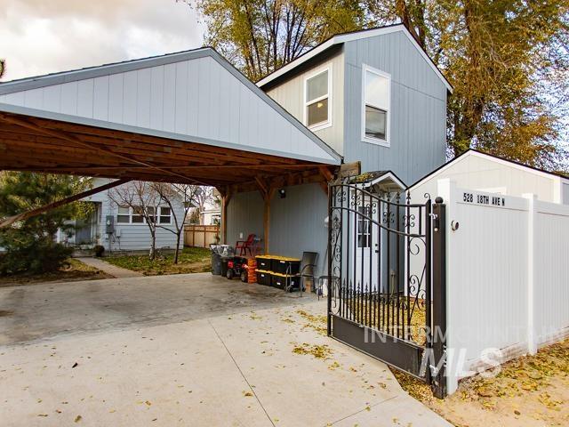 528 18th Ave N Property Photo 32