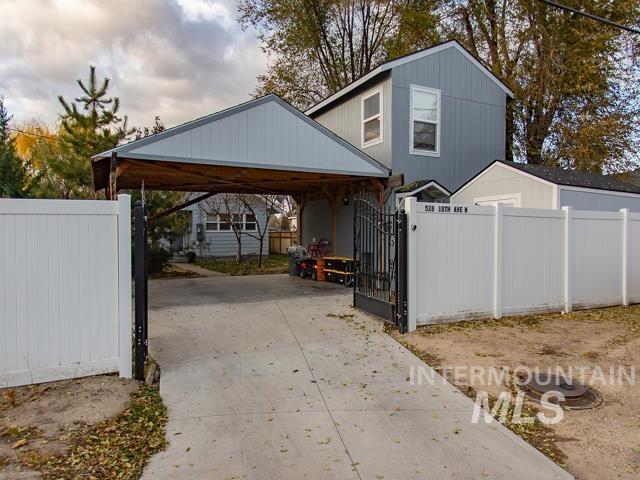 528 18th Ave N Property Photo 33