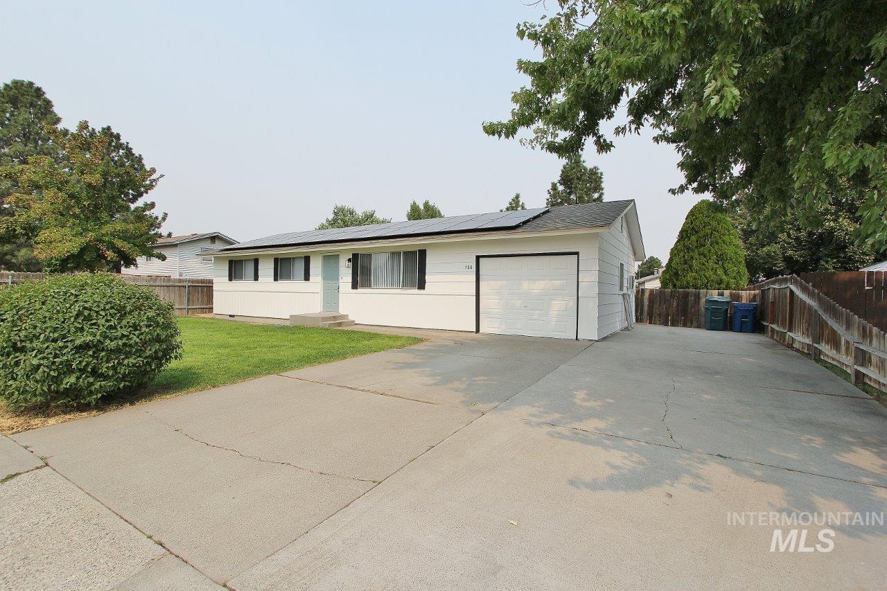 150 E 12th N Property Photo 1