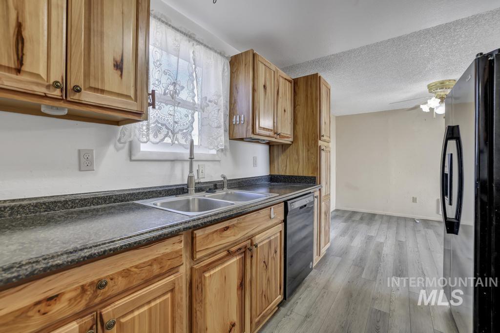 620 Orchard Ave Property Photo 18