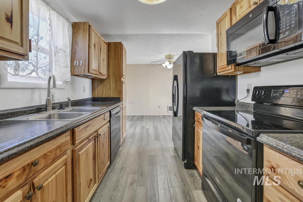 620 Orchard Ave Property Photo 19