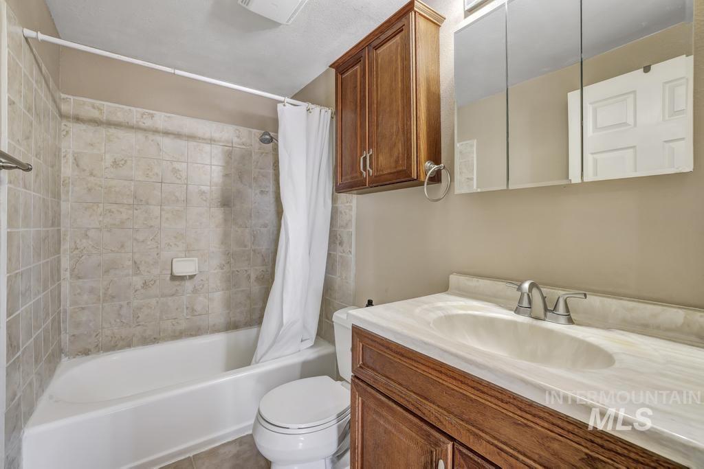 620 Orchard Ave Property Photo 26