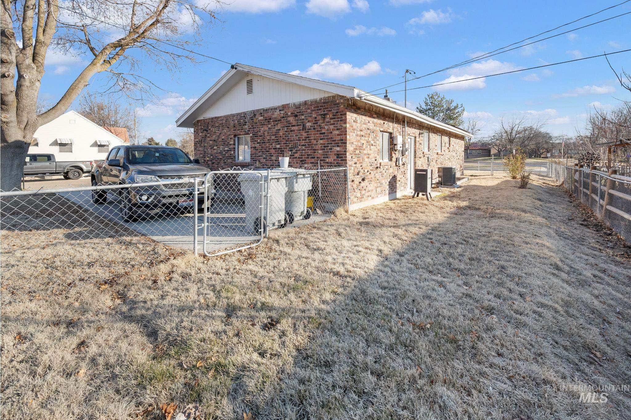 1620 Monte Vista Dr Property Photo 2