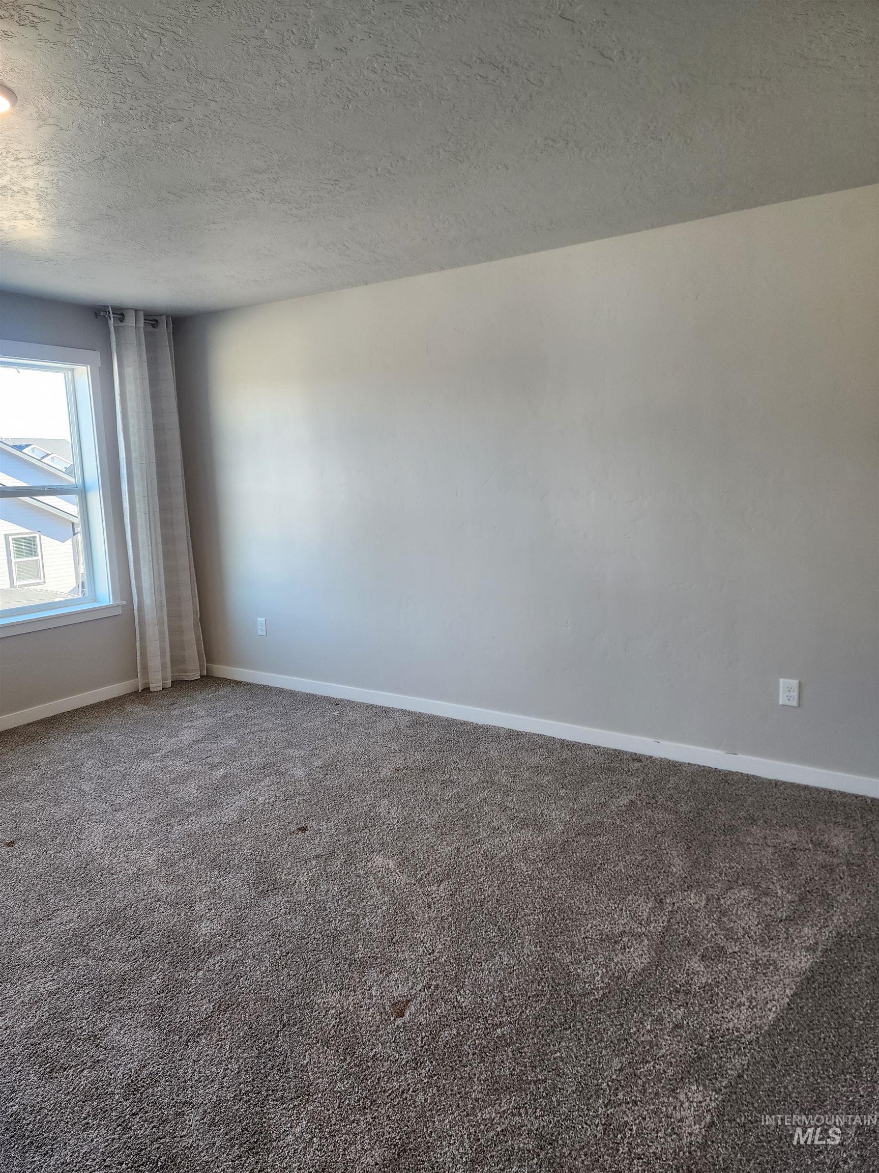 17880 Sunset Ridge Ave Property Photo 4